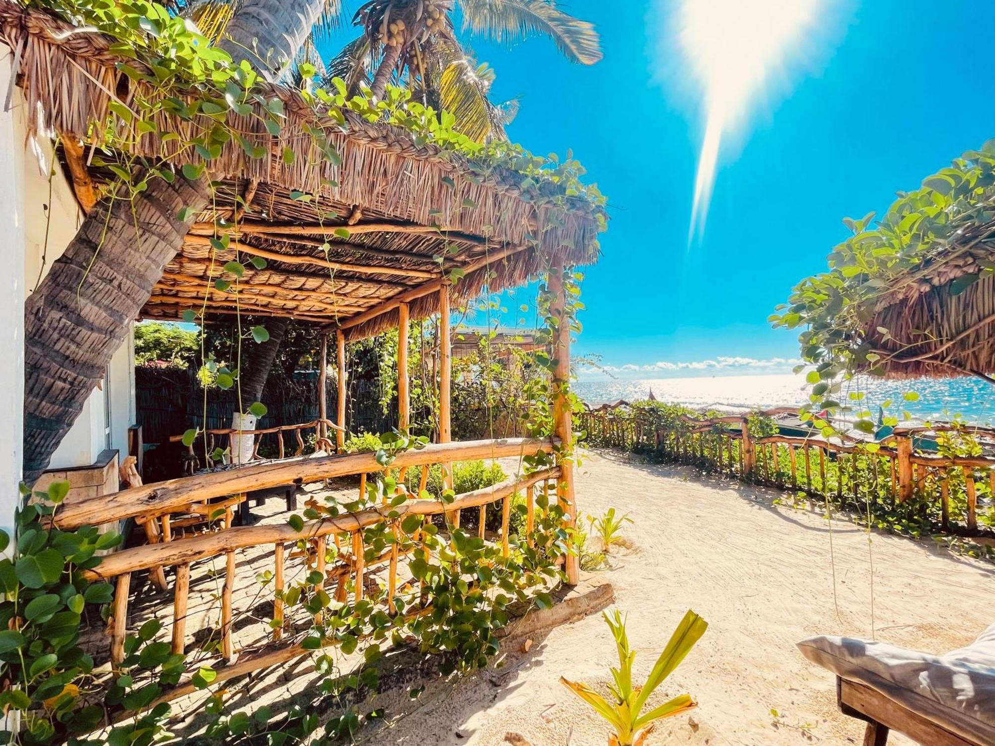 Vovo Telo Lodge Toliara Dış mekan fotoğraf